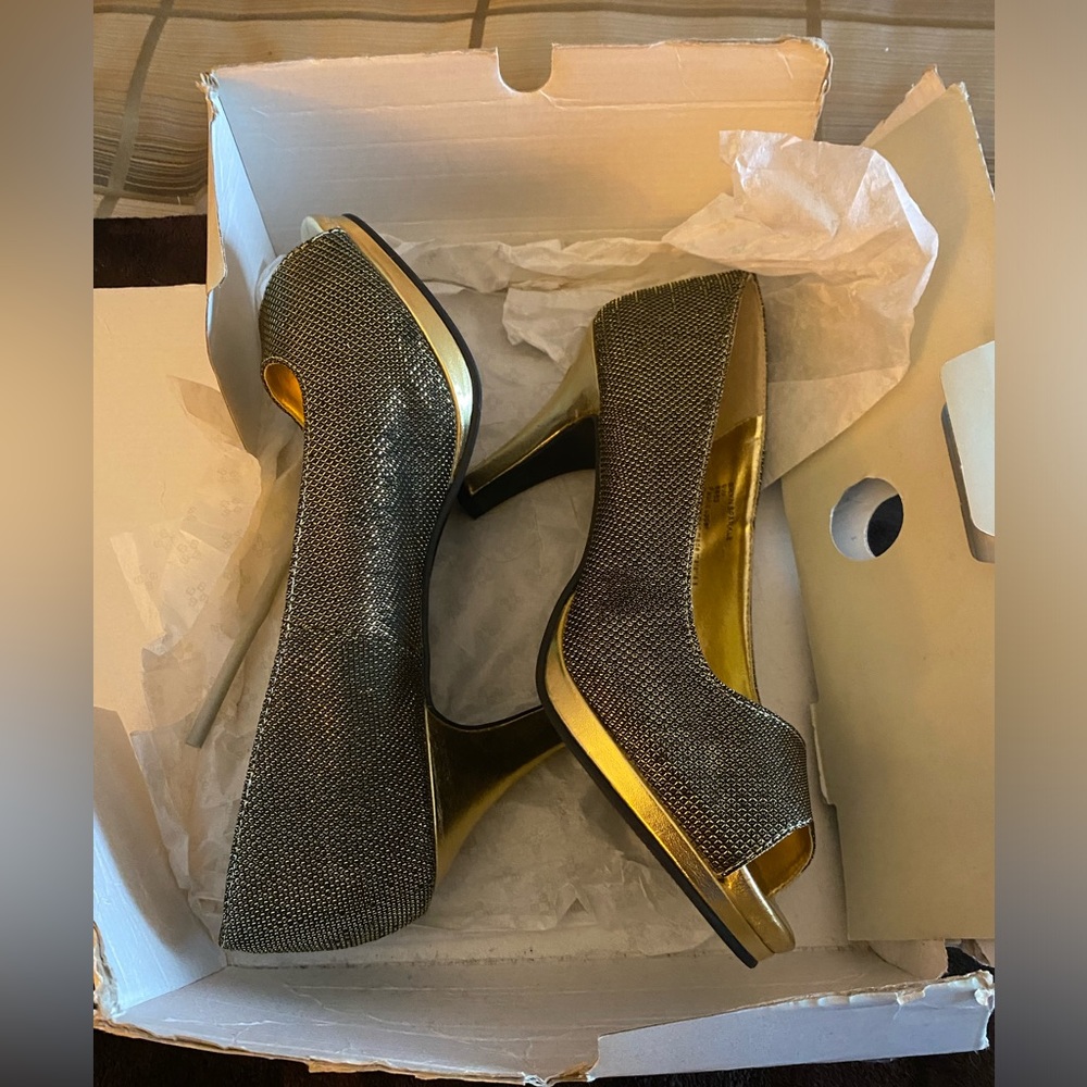 Open Toe Metallic Gold Heels - Picture 4 of 4